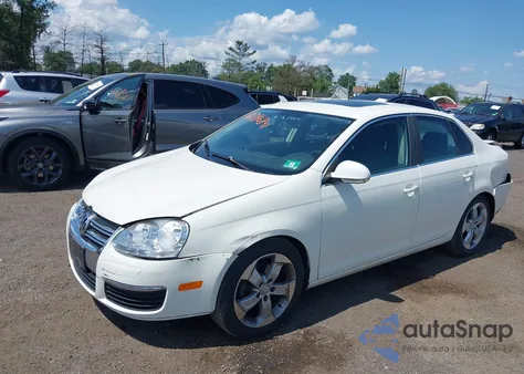 2008 Volkswagen Jetta Se/Sel из США, поврежденный, VIN 3VWRZ71KX8M012247